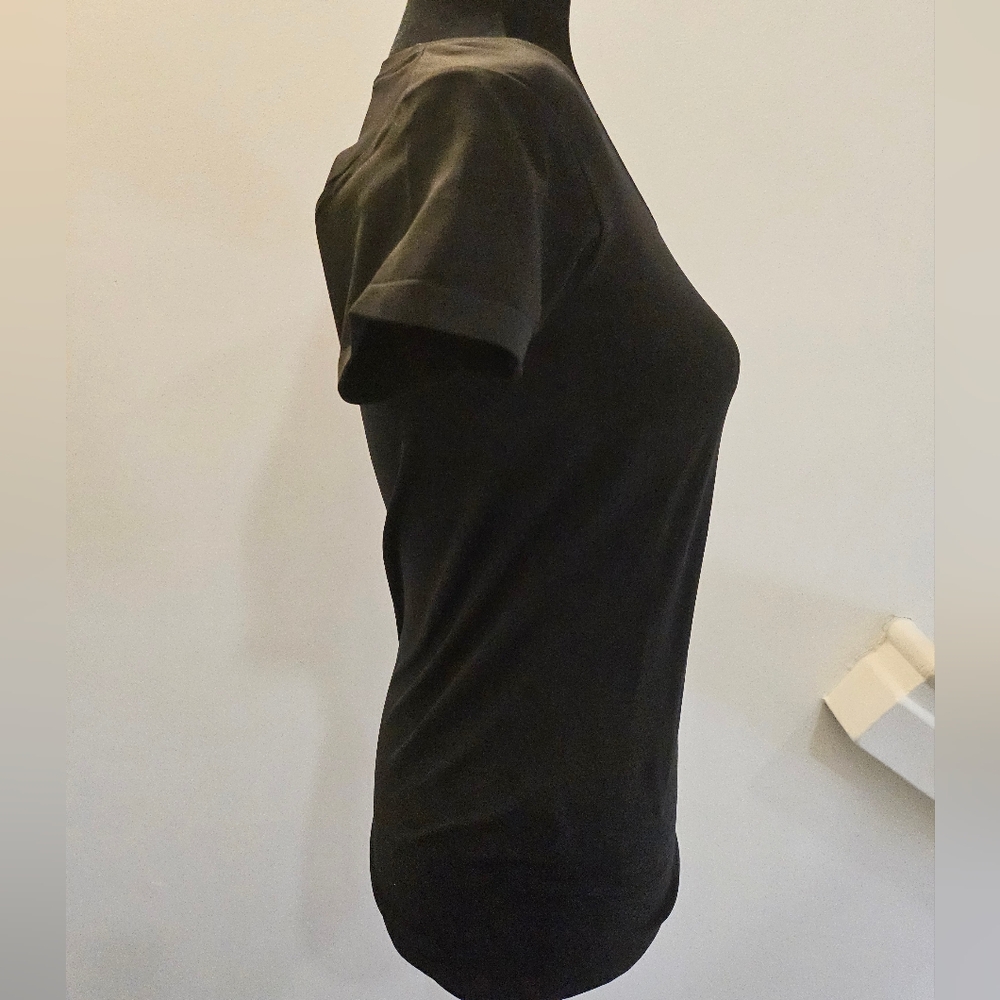 White House Black Market Black Short Sleeve Basic Stretch Tee